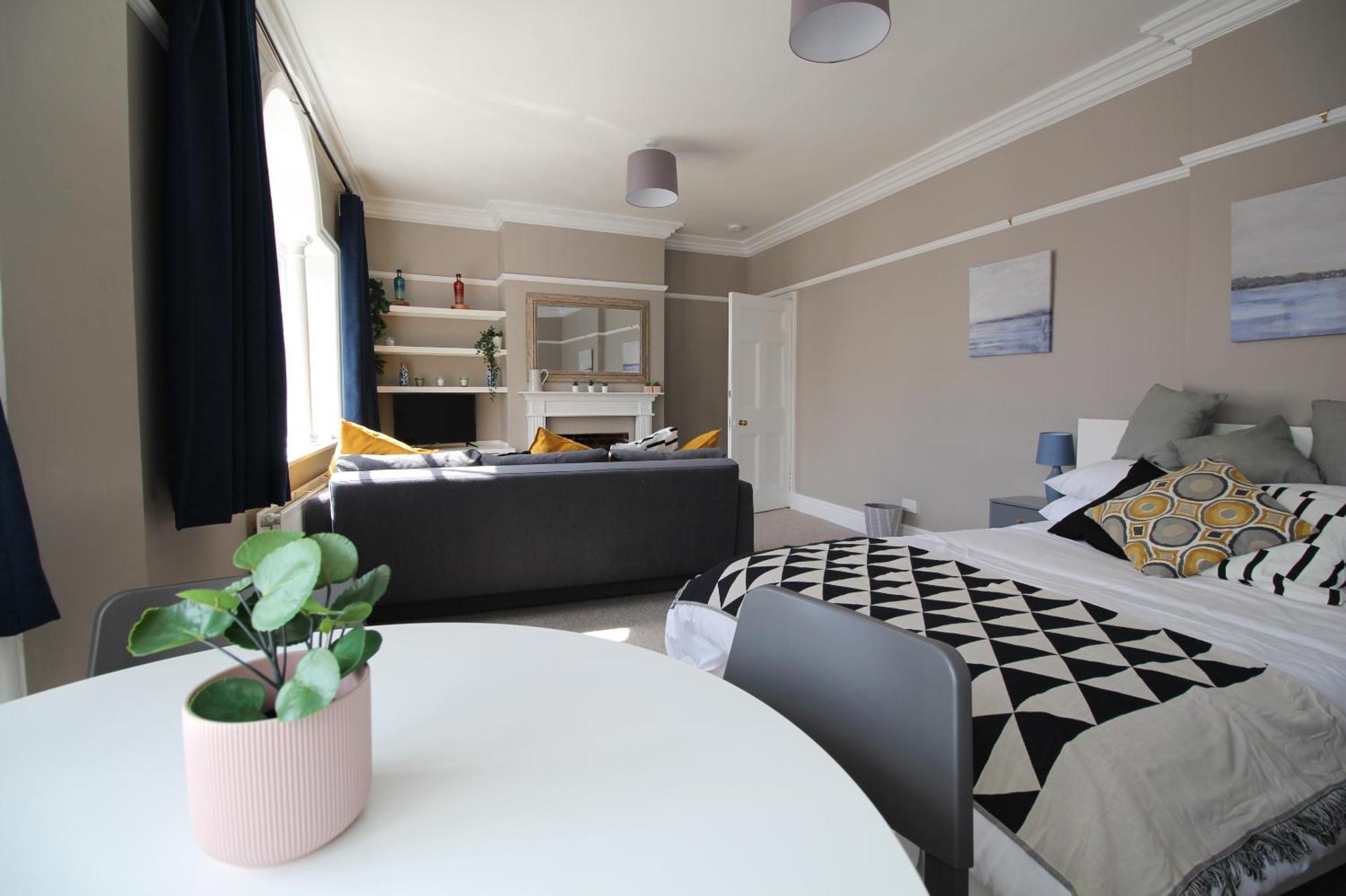 Pier View Studio Apartment Cowes  Eksteriør billede